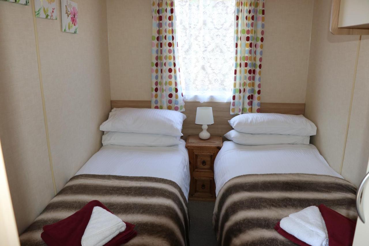 Palm 1 Park Home With Hot Tub スワネージ エクステリア 写真