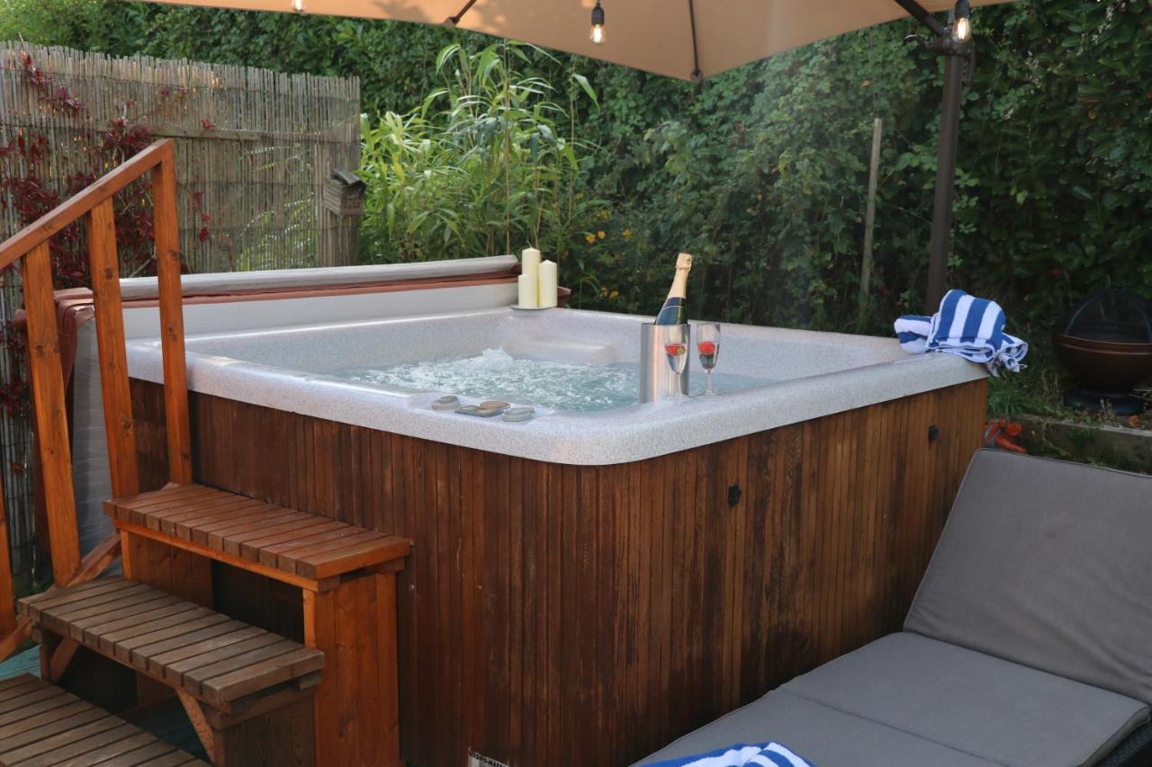 Palm 1 Park Home With Hot Tub スワネージ エクステリア 写真