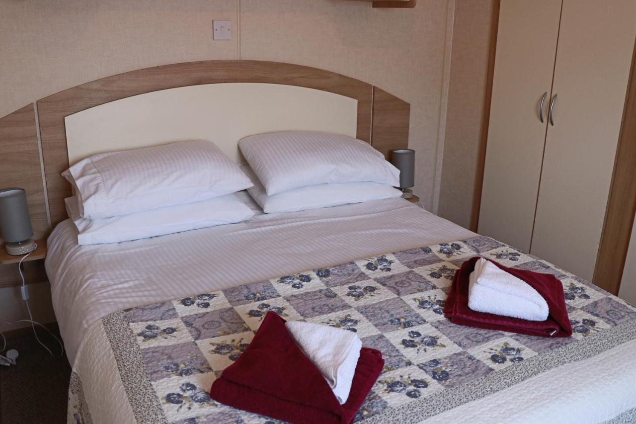Palm 1 Park Home With Hot Tub スワネージ エクステリア 写真